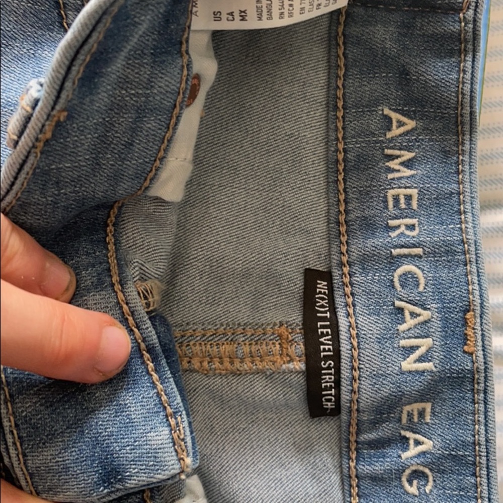 American eagle jean shorts, new, worn once. Cute - Picture 2 of 4